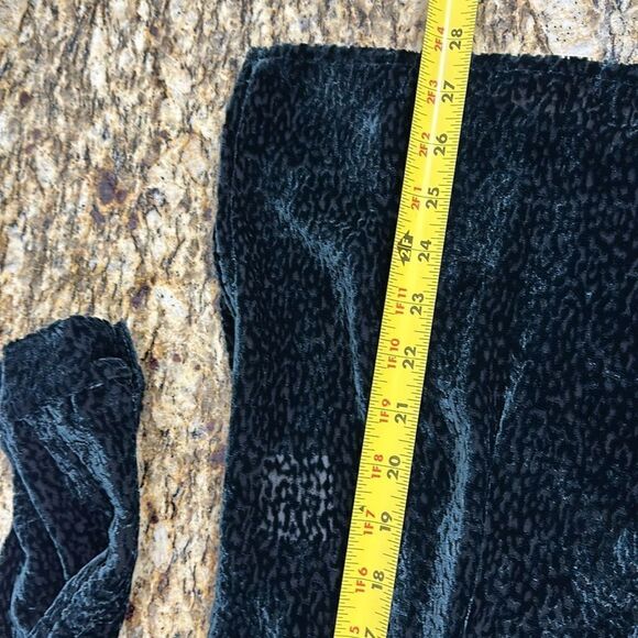 Jaeger Vintage Silk Blend Velvet Burnout Black Button Down Shirt Size M - Picture 9 of 9